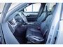 Volvo XC90 2.0 T8 Plug-in hybrid AWD Ultra Black Ed. Exec. | Geventileerd leder | Head-up Display | Schuif-/kanteldak | Bowers & Wilkins Premium Audio | Luchtvering | Gelaagd Glas | Adaptieve Cruise Control | Trekhaak