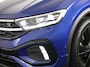 Volkswagen T-Roc 1.5 TSI R-Line 150 pk Automaat (DSG) | Verlengde garantie | Navigatie | Panoramadak | Trekhaak (afneembaar) | Parkeersensoren (Park assist) | Achteruitrijcamera | Black Style pakket | R-Line |