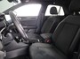 Volkswagen T-Roc 1.5 TSI R-Line 150 pk Automaat (DSG) | Verlengde garantie | Navigatie | Panoramadak | Trekhaak (afneembaar) | Parkeersensoren (Park assist) | Achteruitrijcamera | Black Style pakket | R-Line |