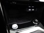 Volkswagen T-Roc 1.5 TSI R-Line 150 pk Automaat (DSG) | Verlengde garantie | Navigatie | Panoramadak | Trekhaak (afneembaar) | Parkeersensoren (Park assist) | Achteruitrijcamera | Black Style pakket | R-Line |
