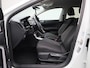 Volkswagen Polo 1.0 TSI Life Business 95 PK| Origineel Nederlands | Dealeronderhouden | Navigatie | Digitale Cockpit Pro | Stoelverwarming | Climatronic | Parkeersensoren | 16 Inch Velgen | Privacy Glass