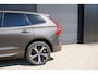 Volvo XC60 T6 Plug-in hybrid AWD Plus Dark Long Range | Harman Kardon | Dealer onderhouden | 21 inch | Schuif/kanteldak | Adaptieve cruise control | Trekhaak | Stoelverwarming |