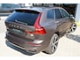 Volvo XC60 T6 Plug-in hybrid AWD Plus Dark Long Range | Harman Kardon | Dealer onderhouden | 21 inch | Schuif/kanteldak | Adaptieve cruise control | Trekhaak | Stoelverwarming |