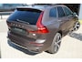 Volvo XC60 T6 Plug-in hybrid AWD Plus Dark Long Range | Harman Kardon | Dealer onderhouden | 21 inch | Schuif/kanteldak | Adaptieve cruise control | Trekhaak | Stoelverwarming |