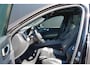 Volvo XC60 T6 Plug-in hybrid AWD Plus Dark Long Range | Harman Kardon | Dealer onderhouden | 21 inch | Schuif/kanteldak | Adaptieve cruise control | Trekhaak | Stoelverwarming |