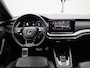 Skoda Octavia Combi 1.4 TSI RS iV PHEV Business | Automaat | Panorama dak | Virtual cockpit | Matrix LED | Stoel verwarming | Navigatie | Apple CarPlay / Android Auto | Sportstoelen | Lichtmetalen velgen | Parkeersensoren | Keyless Start | Sfeerverlichting |