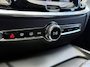 Volvo V60 2.0 B3 Momentum Advantage | Trekhaak | Cruise Control | Parkeersensoren V+A | Parkeercamera | Apple Carplay/Android Auto | 17"LM Velgen | Volvo on Call |