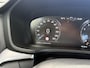 Volvo V60 2.0 B3 Momentum Advantage | Trekhaak | Cruise Control | Parkeersensoren V+A | Parkeercamera | Apple Carplay/Android Auto | 17"LM Velgen | Volvo on Call |