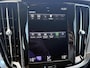Volvo V60 2.0 B3 Momentum Advantage | Trekhaak | Cruise Control | Parkeersensoren V+A | Parkeercamera | Apple Carplay/Android Auto | 17"LM Velgen | Volvo on Call |
