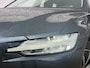 Volvo V60 2.0 B3 Momentum Advantage | Trekhaak | Cruise Control | Parkeersensoren V+A | Parkeercamera | Apple Carplay/Android Auto | 17"LM Velgen | Volvo on Call |