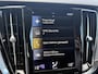 Volvo V60 2.0 B3 Momentum Advantage | Trekhaak | Cruise Control | Parkeersensoren V+A | Parkeercamera | Apple Carplay/Android Auto | 17"LM Velgen | Volvo on Call |