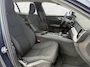 Volvo V60 2.0 B3 Momentum Advantage | Trekhaak | Cruise Control | Parkeersensoren V+A | Parkeercamera | Apple Carplay/Android Auto | 17"LM Velgen | Volvo on Call |