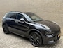 Lynk & Co 01 1.5 PHEV 261pk | Blackline | Zwarte hemel | Rolhoes | 360 camera | Panoramadak | Navigatie | Apple CarPlay | Adaptieve cruise | Stoelverwarming | Infinity sound | Keyless | LED | DAB | Volledig dealeronderhouden | Fabrieksgarantie