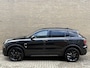 Lynk & Co 01 1.5 PHEV 261pk | Blackline | Zwarte hemel | Rolhoes | 360 camera | Panoramadak | Navigatie | Apple CarPlay | Adaptieve cruise | Stoelverwarming | Infinity sound | Keyless | LED | DAB | Volledig dealeronderhouden | Fabrieksgarantie
