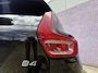 Volvo XC40 2.0 B4 Plus Dark | Trekhaak | 2.000KG Trekgewicht | Winterwielenset €995 | Harman Kardon Audio | Achteruitrijcamera | Parkeersensoren | Keyless Entry | Elektrische Achterklep | Elektrisch Verstelbare Voorstoelen | Stoelverwarming | Google Navigatie | Apple Carplay | Android Auto | Lichtmetalen Velgen 18 inch