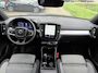 Volvo XC40 2.0 B4 Plus Dark | Trekhaak | 2.000KG Trekgewicht | Winterwielenset €995 | Harman Kardon Audio | Achteruitrijcamera | Parkeersensoren | Keyless Entry | Elektrische Achterklep | Elektrisch Verstelbare Voorstoelen | Stoelverwarming | Google Navigatie | Apple Carplay | Android Auto | Lichtmetalen Velgen 18 inch
