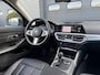 BMW 3-Serie 320i xDrive High Executive Edition | Navigatie | Head-Up Display | DAB | Privacy Glass | Lederen Bekleding |