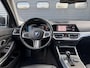 BMW 3-Serie 320i xDrive High Executive Edition | Navigatie | Head-Up Display | DAB | Privacy Glass | Lederen Bekleding |