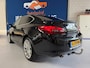Opel Astra 1.4 Turbo Design Edition / bj.2014 / sedan/ leder/navigatie/trekhaak/ cruise / 6 bak / NAP met 139808 km./ APK 08/2027.