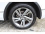 Volkswagen Tiguan 1.4 TSI eHybrid R-Line Business+ | Incl. 12 maanden garantie | SOH 92% | Stoel/stuurverwarming | Parkeercamera | Wegklapbare trekhaak | DAB radio | Apple carplay/Android auto | 100% dealer onderhouden |