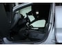 Volvo XC40 B4 Plus Dark | Trekhaak Semi-elektrisch | Adaptieve Cruise Control | Pilot Assist | Google Infotainment | Verwarmbare voorstoelen | Verwarmbaar stuurwiel | Blind Spot Information System | Verwarmbare voorruit | Parkeercamera | Parkeersensoren voor + achter |