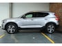 Volvo XC40 B4 Plus Dark | Trekhaak Semi-elektrisch | Adaptieve Cruise Control | Pilot Assist | Google Infotainment | Verwarmbare voorstoelen | Verwarmbaar stuurwiel | Blind Spot Information System | Verwarmbare voorruit | Parkeercamera | Parkeersensoren voor + achter |