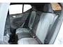 Volvo XC40 B4 Plus Dark | Trekhaak Semi-elektrisch | Adaptieve Cruise Control | Pilot Assist | Google Infotainment | Verwarmbare voorstoelen | Verwarmbaar stuurwiel | Blind Spot Information System | Verwarmbare voorruit | Parkeercamera | Parkeersensoren voor + achter |