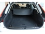 Volvo V90 T8 Plug-in hybrid AWD Ultra Dark | Bowers & Wilkins Premium Audio | Semi-elektrische Wegklapbare Trekhaak | Stoelventilatie | Stoelverwarming | Massage in voorstoelen | Luchtvering | 360° Parkeercamera | Parkeersensoren voor + achter | Stoelverwarming voor + achter