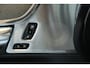 Volvo V90 T8 Plug-in hybrid AWD Ultra Dark | Bowers & Wilkins Premium Audio | Semi-elektrische Wegklapbare Trekhaak | Stoelventilatie | Stoelverwarming | Massage in voorstoelen | Luchtvering | 360° Parkeercamera | Parkeersensoren voor + achter | Stoelverwarming voor + achter