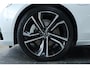 Volvo V90 T8 Plug-in hybrid AWD Ultra Dark | Bowers & Wilkins Premium Audio | Semi-elektrische Wegklapbare Trekhaak | Stoelventilatie | Stoelverwarming | Massage in voorstoelen | Luchtvering | 360° Parkeercamera | Parkeersensoren voor + achter | Stoelverwarming voor + achter