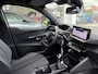 Peugeot 2008 1.2T 100pk Allure | Achteruitrijcamera | Navigatie | Facelift model | Privacy Glass | Lichtmetalen velgen