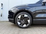 Volvo EX30 Single Motor Extended Range Plus 69 kWh | Europa | Elektrisch verstelbare voorstoelen | Stoel- & Stuurwielverwarming | Harman Kardon audio | Google Maps & Infotainment | 19 inch lichtmetalen velgen met all-season banden | Trekhaak semi elektrisch inklapbaar | Adaptieve Cruise Control | BLIS dodehoekdetectie