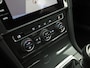 Volkswagen Golf 1.0 TSI Sportline (APPLE CARPLAY, NAP, GROOT NAVI, CLIMATE, PARKEERSENSOREN, SPORTSTOELEN, LM VELGEN, ADAPTIVE CRUISE, NIEUWSTAAT)