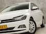 Volkswagen Polo 1.0 TSI Sportline Automaat (APPLE CARPLAY, GROOT NAVI, GETINT GLAS, ADAPTIVE CRUISE, SPORTSTOELEN, PARKEERSENSOREN, NIEUWE APK, NIEUWSTAAT)