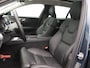 Volvo V60 2.0 B4 Plus Bright 197PK Aut. Panoramadak, Trekhaak, Memorystoelen, Harman Kardon Audio, 18" LM Velgen, Stoelverwarming, Standkachel, 360gr. Camera