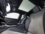 Peugeot e-2008 EV GT Pack 50 kWh Automaat (SOH 91,5%, PANORAMADAK, VIRTUAL COCKPIT, APPLE CARPLAY, GROOT NAVI, 360 CAMERA, SPORTSTOELEN, STOELVERWARMING, GETINT GLAS, KEYLESS, ADAPTIVE CRUISE, NIEUWSTAAT)