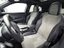 Peugeot e-2008 EV GT Pack 50 kWh Automaat (SOH 91,5%, PANORAMADAK, VIRTUAL COCKPIT, APPLE CARPLAY, GROOT NAVI, 360 CAMERA, SPORTSTOELEN, STOELVERWARMING, GETINT GLAS, KEYLESS, ADAPTIVE CRUISE, NIEUWSTAAT)