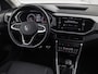 Volkswagen T-Cross 1.0 TSI Life Sport (APPLE CARPLAY, GROOT NAVI, CLIMATE, STOELVERWARMING, SPORTSTOELEN, GETINT GLAS, CRUISE, NIEUWSTAAT)