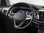 Volkswagen T-Cross 1.0 TSI Life Sport (APPLE CARPLAY, GROOT NAVI, CLIMATE, STOELVERWARMING, SPORTSTOELEN, GETINT GLAS, CRUISE, NIEUWSTAAT)
