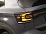 Volkswagen T-Cross 1.0 TSI Life Sport (APPLE CARPLAY, GROOT NAVI, CLIMATE, STOELVERWARMING, SPORTSTOELEN, GETINT GLAS, CRUISE, NIEUWSTAAT)