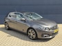 Peugeot 308 1.2 PureTech Allure | Apple Carplay | Panoramadak | Parkeersensoren | Dealer Onderhouden | All Season Banden |
