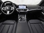 BMW 3-Serie Touring 320e High Executive 204Pk Automaat (APPLE CARPLAY, M STUUR, GROOT NAVI, STOELVERWARMING, CAMERA, LEDER, SPORTSTOELEN, GETINT GLAS, ZWART HEMEL, NIEUWE APK, NIEUWSTAAT)