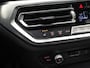 BMW 3-Serie Touring 320e High Executive 204Pk Automaat (APPLE CARPLAY, M STUUR, GROOT NAVI, STOELVERWARMING, CAMERA, LEDER, SPORTSTOELEN, GETINT GLAS, ZWART HEMEL, NIEUWE APK, NIEUWSTAAT)