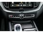 Volvo XC60 2.0 T6 Plug-in hybrid AWD Plus Black Edition | Gratis Trekhaak | 360 camera | Schuif- / Kanteldak | Head Up display | Getint glas | Adaptive Cruise Control |