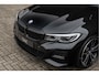 BMW 3-Serie Touring 330e | M-Sport | Live Cockpit | Panorama | Leder | Memory | Head-Up | Trekhaak | 360 Camera | 19"LM | Saphire Zwart