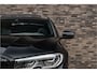 BMW 3-Serie Touring 330e | M-Sport | Live Cockpit | Panorama | Leder | Memory | Head-Up | Trekhaak | 360 Camera | 19"LM | Saphire Zwart