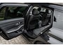 BMW 3-Serie Touring 330e | M-Sport | Live Cockpit | Panorama | Leder | Memory | Head-Up | Trekhaak | 360 Camera | 19"LM | Saphire Zwart