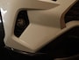 Toyota RAV4 2.5 Hybrid Style -  AFNEEMBARE TREKGEWICHT - TREKGEWICHT 800 KG - 4 SEIZOENENBANDEN - ELEKTRISCHE ACHTERKLEP - ELEKTRISCHE BESTUURDERSSTOEL - VOORSTOELEN VERWARMD - CLIMATE CONTROL - CAMERA - DRAADLOZE TELEFOONLADER - APPLE CARPLAY/ ANDROID AUTO - PARKEERSENSOREN VOOR EN ACHTER - TWO TONE LAK - KEYLESS ENTRY/ START - KIWA ALARMSYSTEEM - ONDERHOUDSHISTORIE AANWEZIG