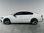 Volkswagen Passat 1.5 150pk TSI Elegance Business R Vooruit verwarmbaar | Velgen 'Liverpool' 18 inch lichtmetaal | Achteruitrijcamera (Rear View)