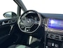 Volkswagen Golf Sportsvan 1.5 150pk TSI ACT Highline Achteruitrijcamera (Rear View) | Panoramadak | Trekhaak afneembaar